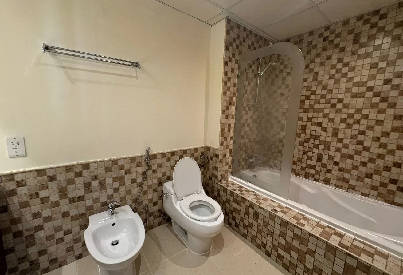 Prime Investment | 1+OFFICE | Renovated Unit - view 3