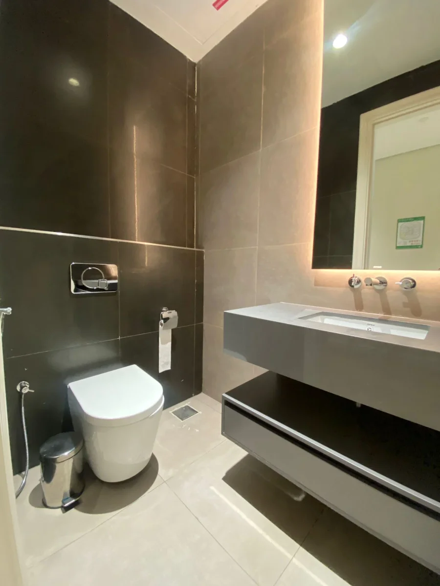 2  BHK PLUS MAIDS FOR SALE 5 % discount offer .