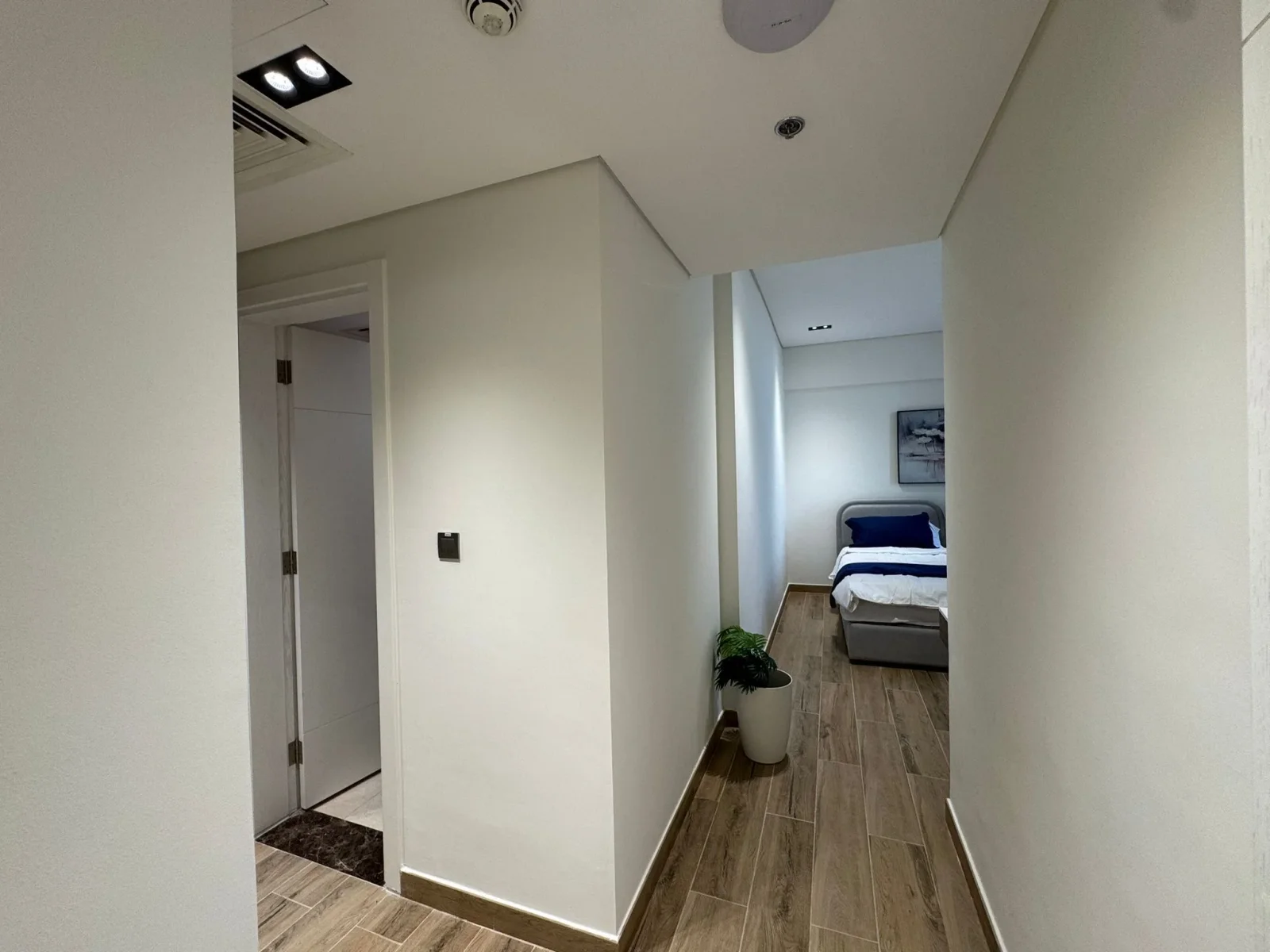 BRAND NEW 2 BEDROOM FULLY FURNISHED WITH BALCONY