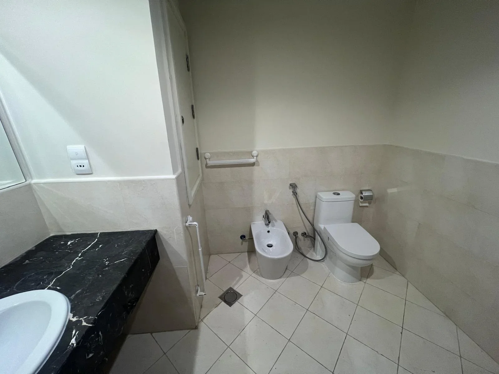 1 bhk + office  big holl 2 side view