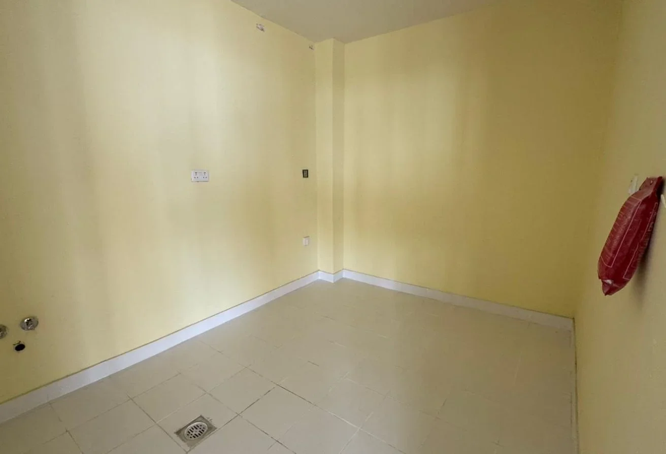 spacious commercial unit, Restaurant & wellness