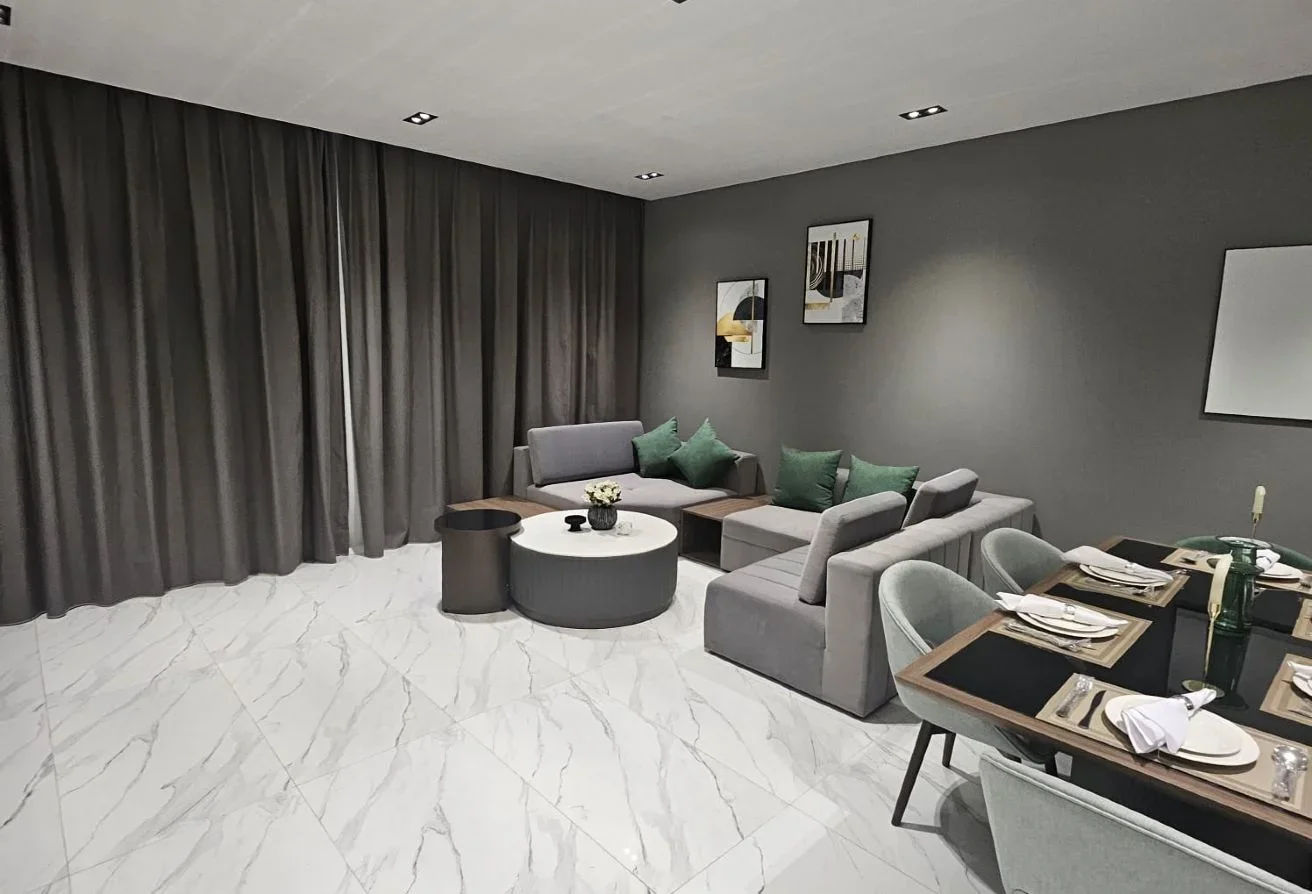LUXURIOUS 2 BHK BRAND NEW FF PRIME LOCATION