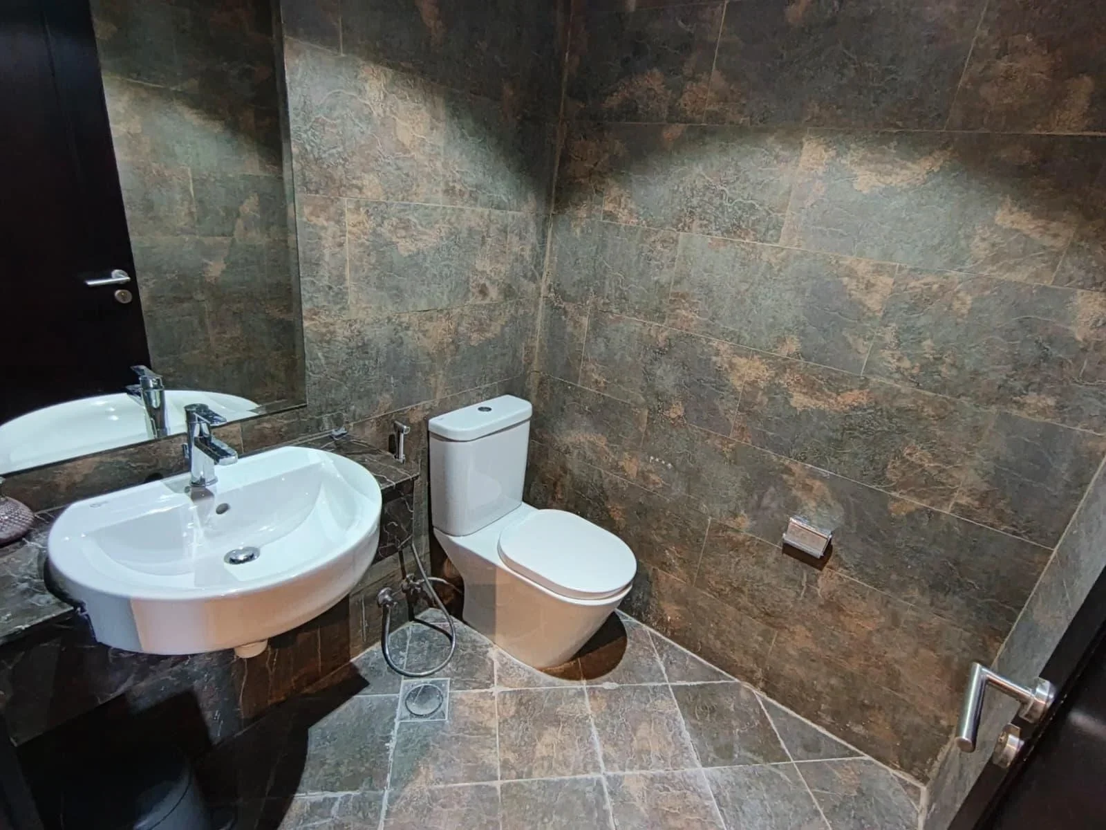 Cheapest 3bhk apartment in Porto Arabia will bills