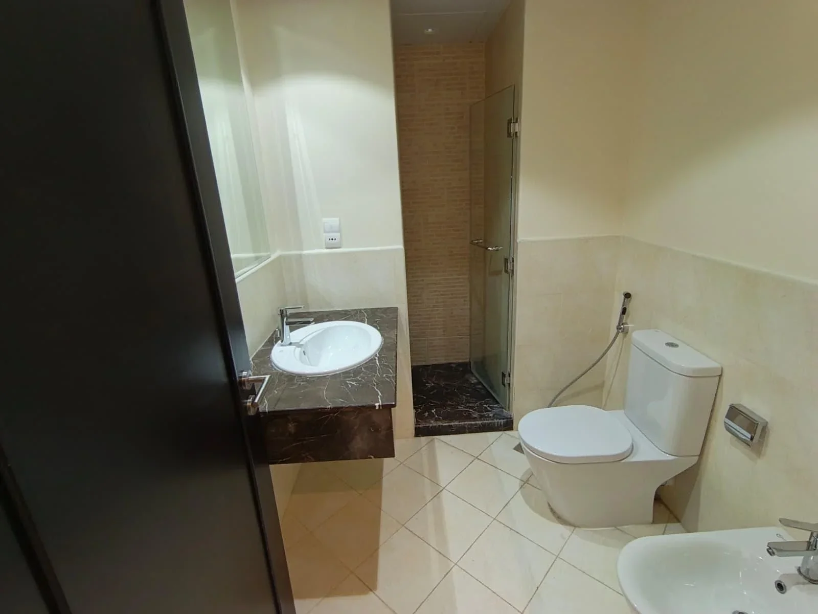 Cheapest 3bhk apartment in Porto Arabia will bills