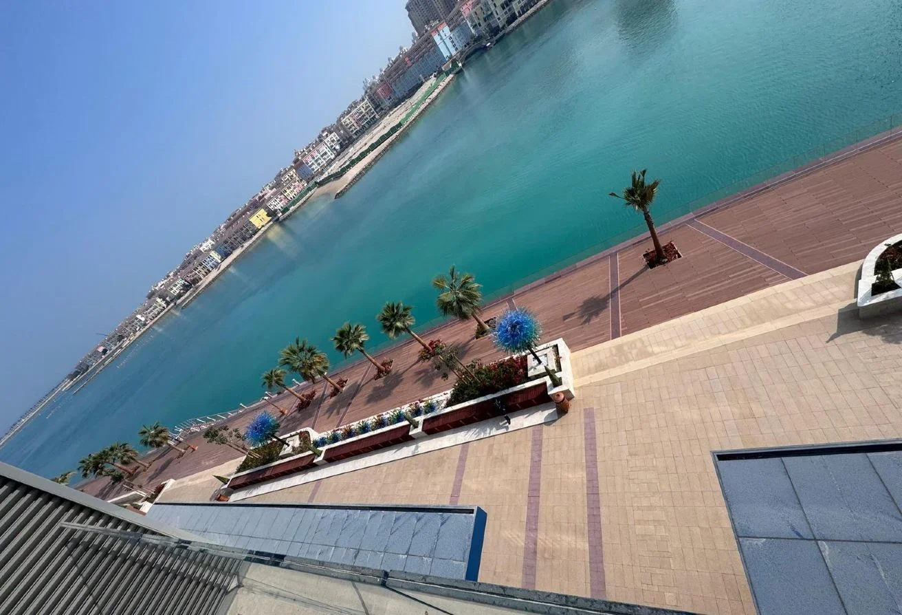 CORNER/CRYSTAL WALK VIEW ALSO SEA VIEW 5 %