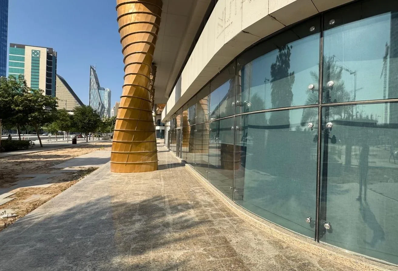 Restaurant/Shop in prime location Lusail Marina