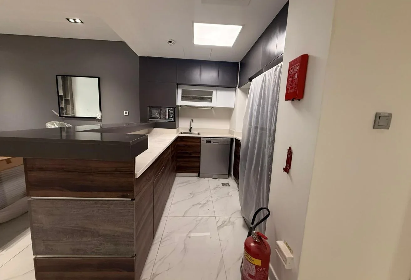 Newly Handed Over1 BHK Fully Furnished Balcony als