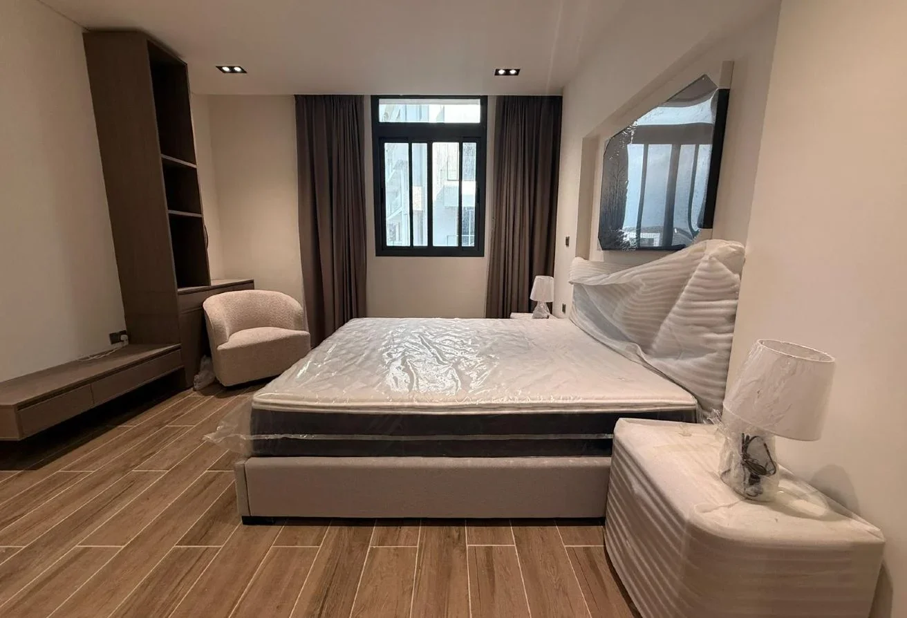 Newly Handed Over1 BHK Fully Furnished Balcony als
