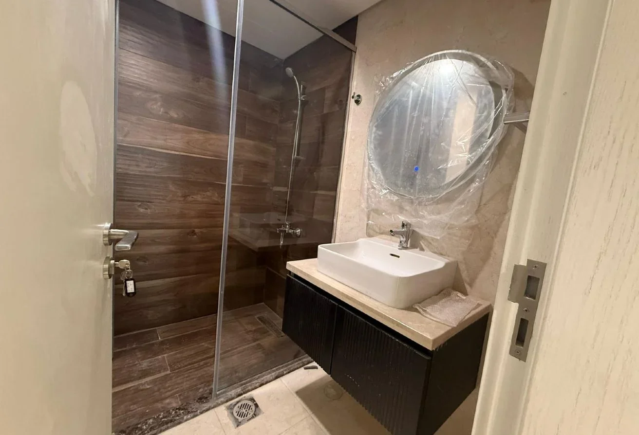 Newly Handed Over1 BHK Fully Furnished Balcony als