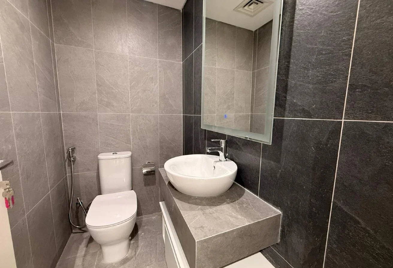 Distress Deal 1BHK Furnished | Yasmeen City 950K