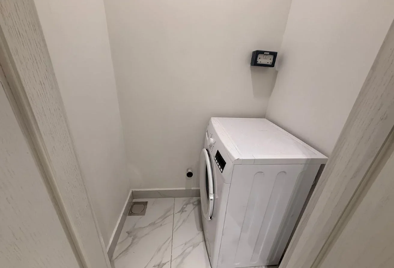 Distress Deal 1BHK Furnished | Yasmeen City 950K