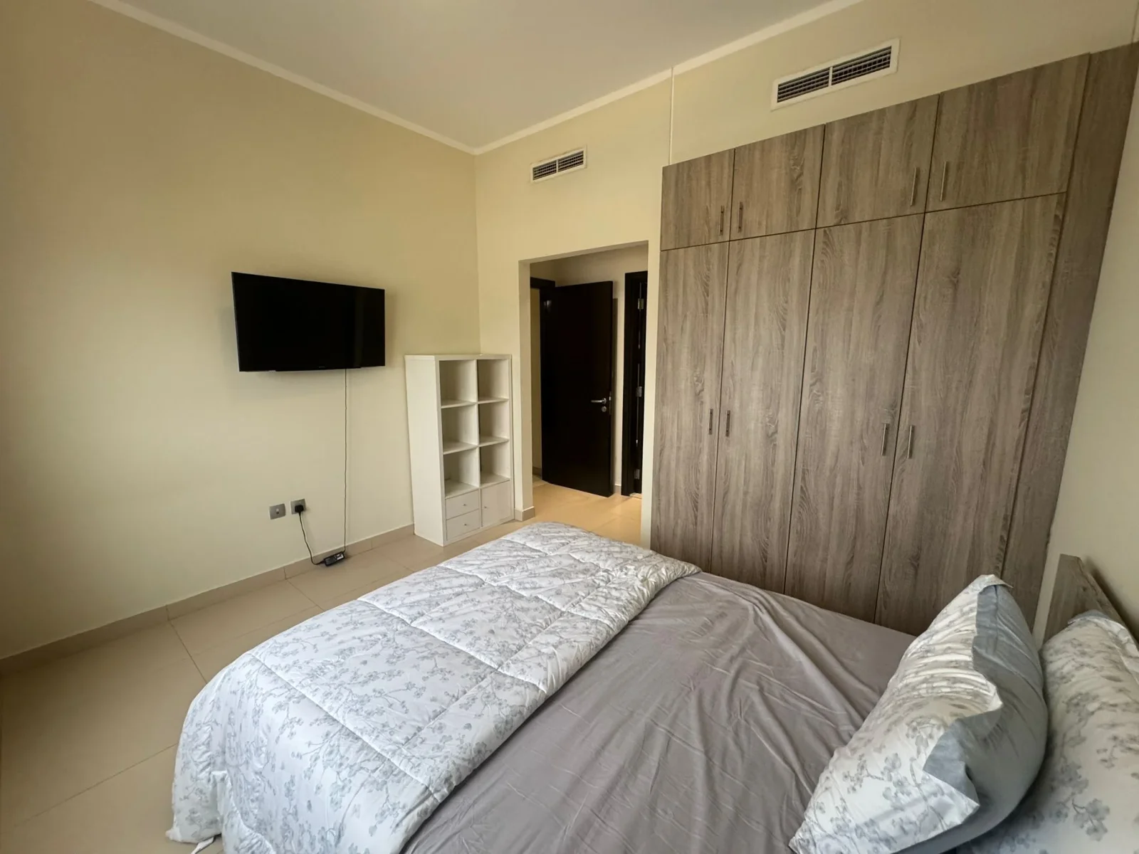 3bhk plus maid spacious appartment 9500 excluding