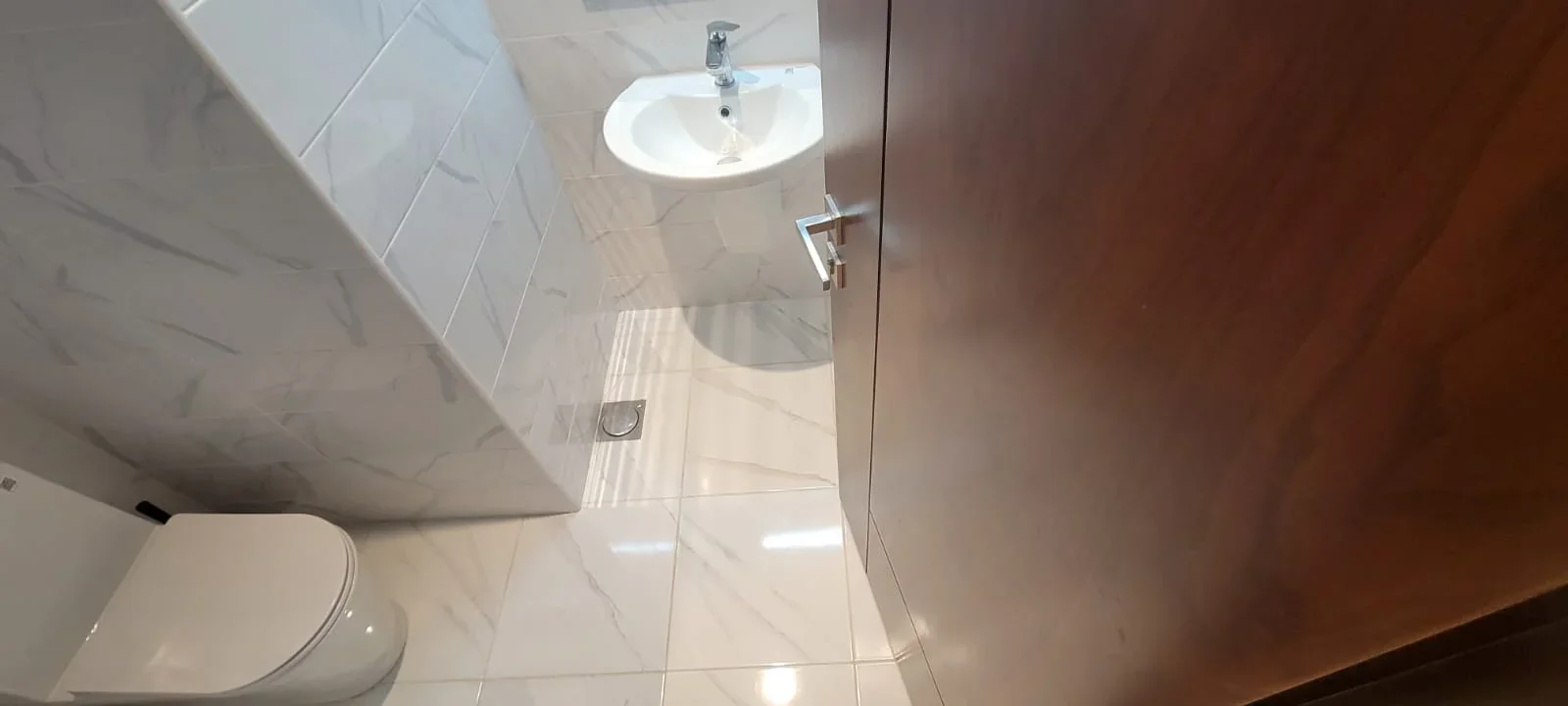 |SPECIOUS LUXURY 2BHK IN PRIME LOCATION| - view 3
