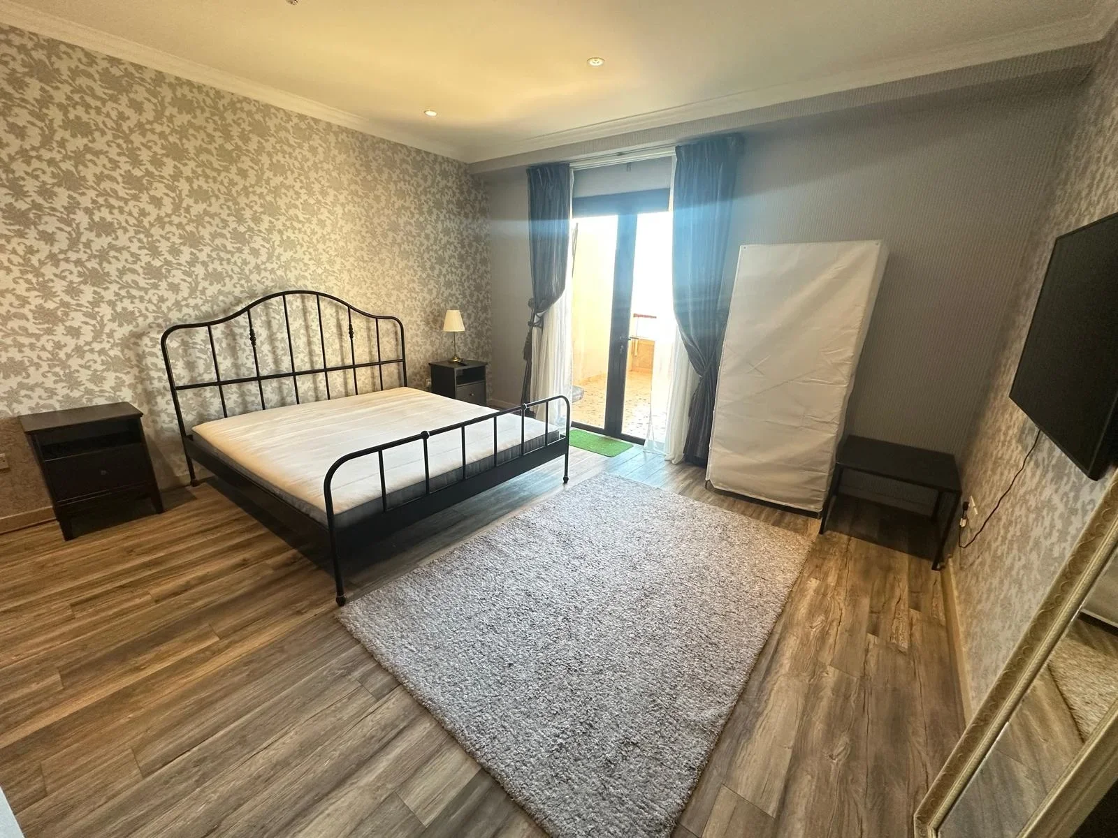 Spacious 2BHK Fully Furnished Apartment | 176 SQM