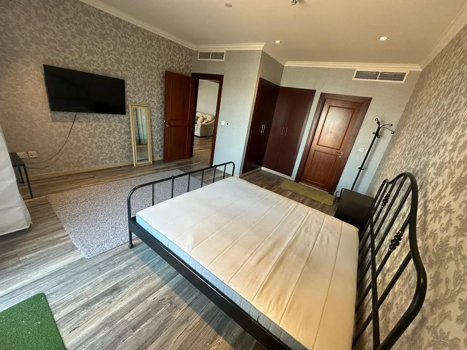 Spacious 2BHK Fully Furnished Apartment | 176 SQM