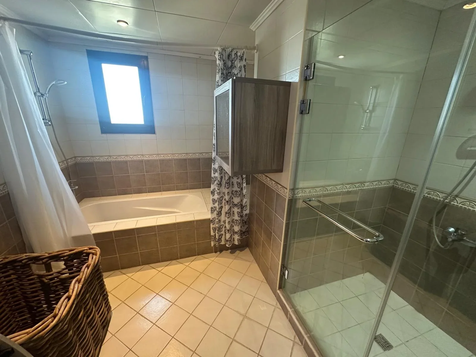Spacious 2BHK Fully Furnished Apartment | 176 SQM - view 3