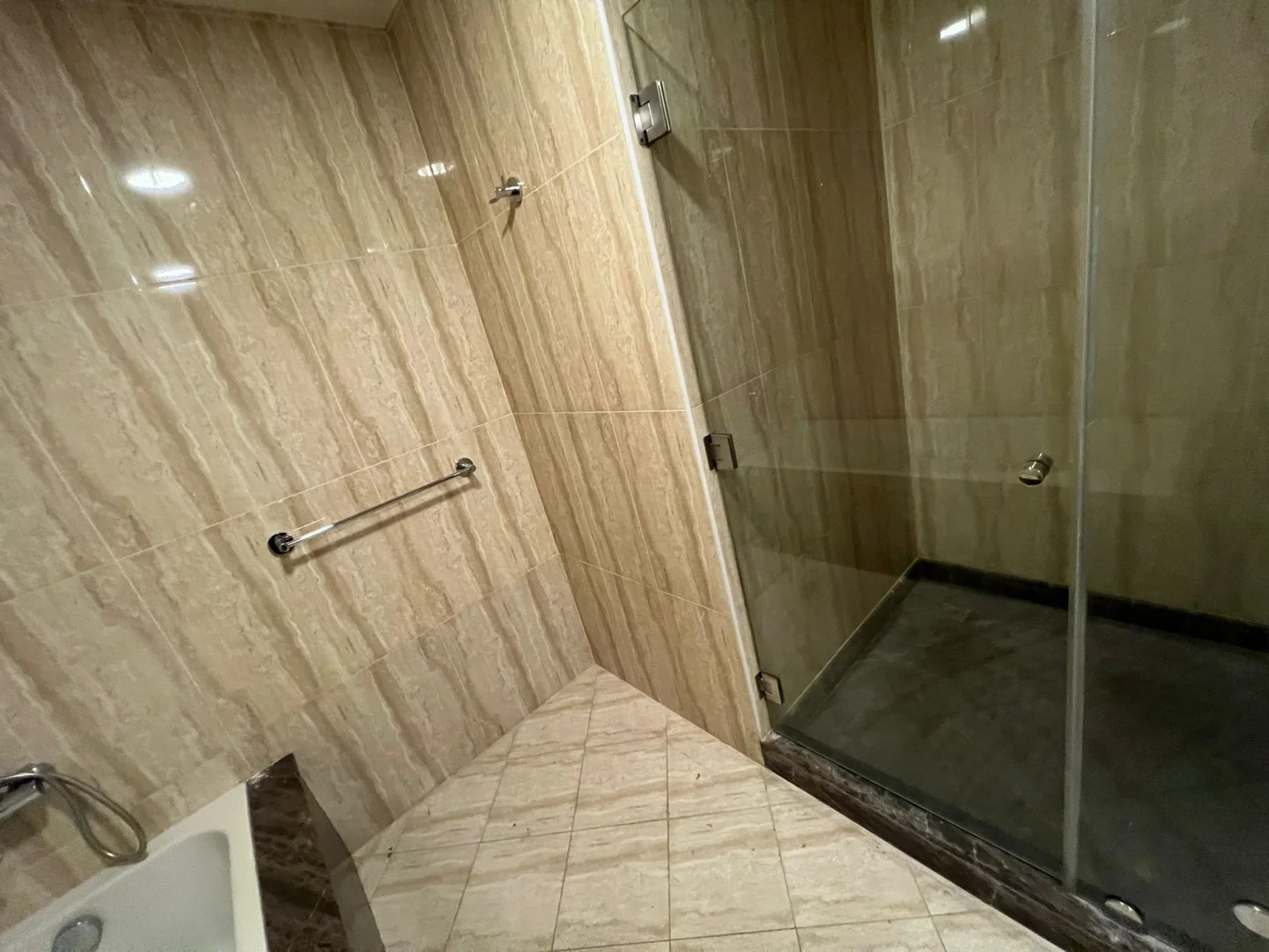 Luxury Living: Fully Furnished 2BHK for Rent