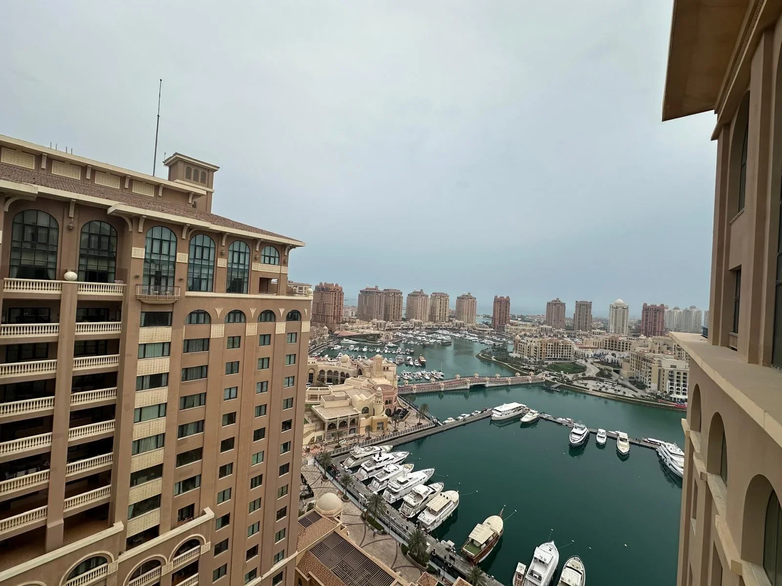 Affordable penthouse in pearl with panoramic view
