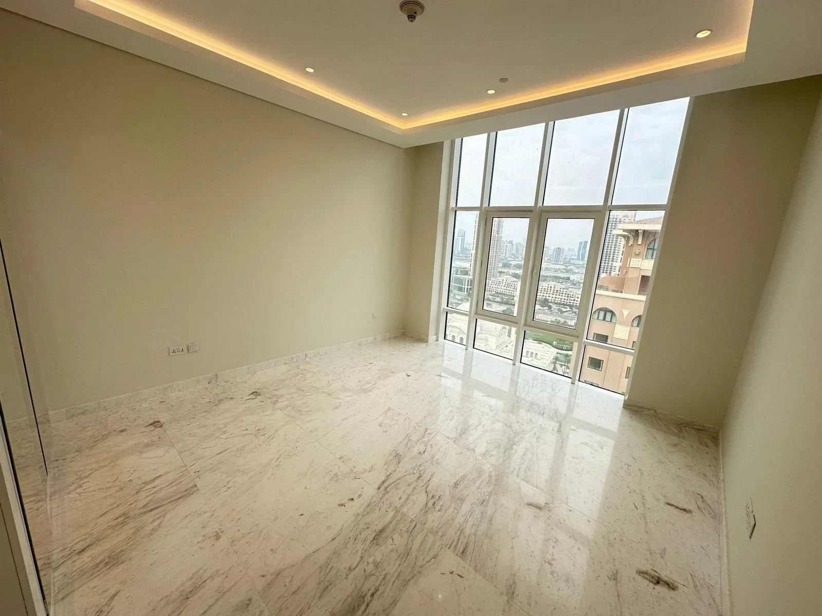 Affordable penthouse in pearl with panoramic view