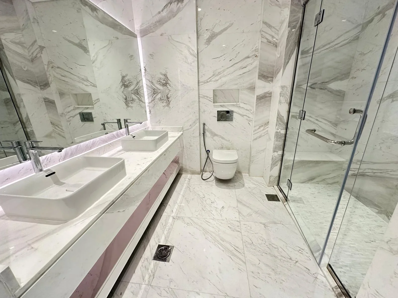 Affordable penthouse in pearl with panoramic view