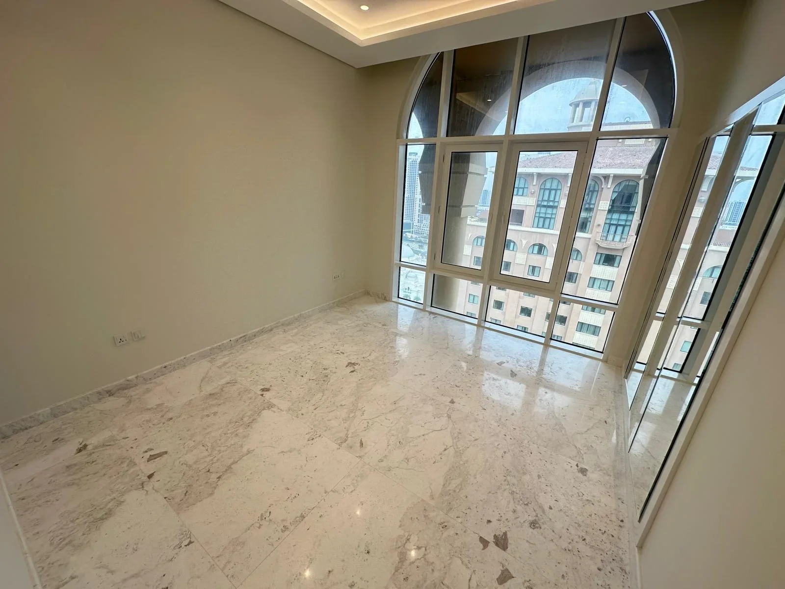 Affordable penthouse in pearl with panoramic view