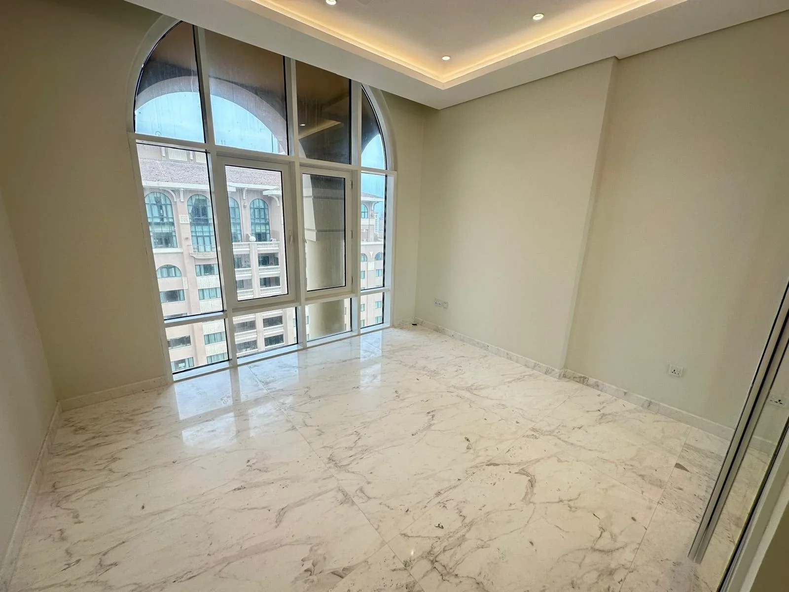Affordable penthouse in pearl with panoramic view
