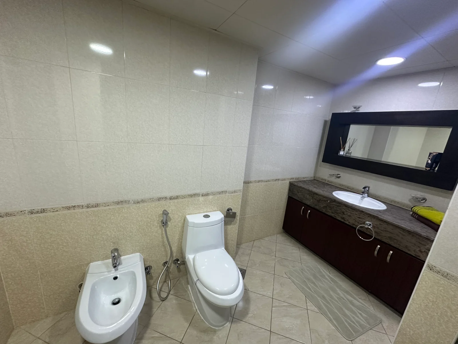 2 Bedroom Fully Furnished Side Marina View