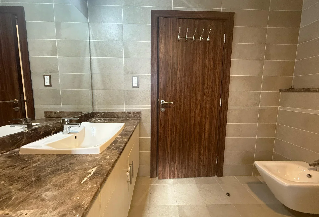 2BHK Semi furnished Apartment full marina view