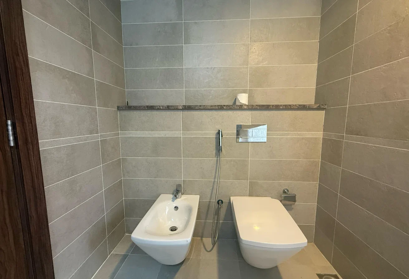 2BHK Semi furnished Apartment full marina view