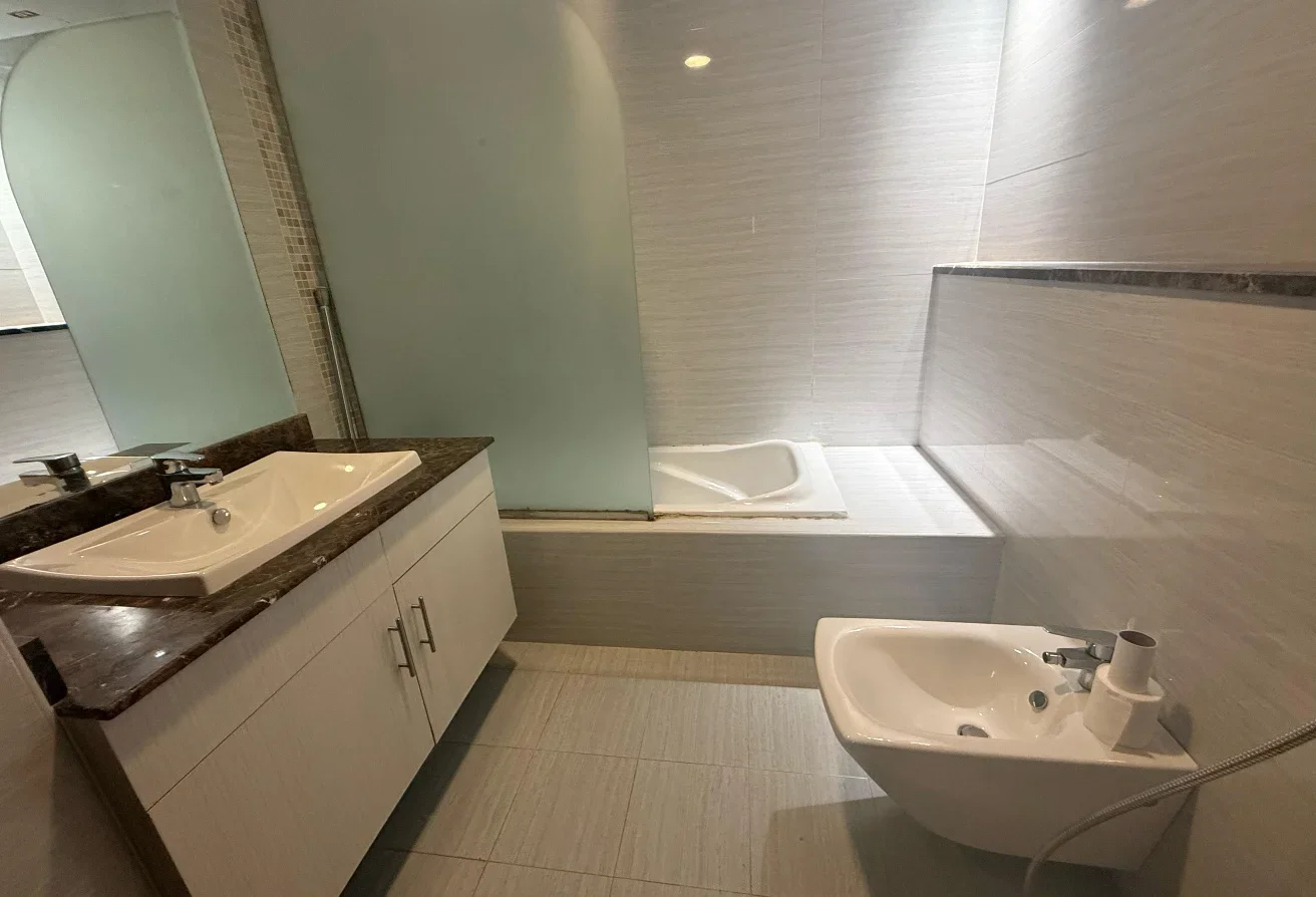 2BHK Semi furnished Apartment full marina view