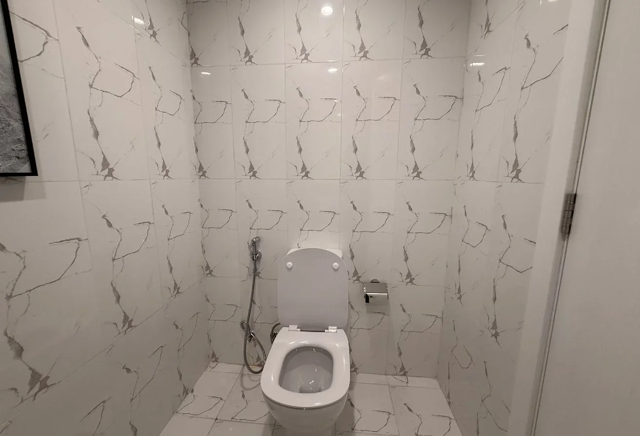 Distress Sale: Spacious 2BHK for Only 1.4M QAR