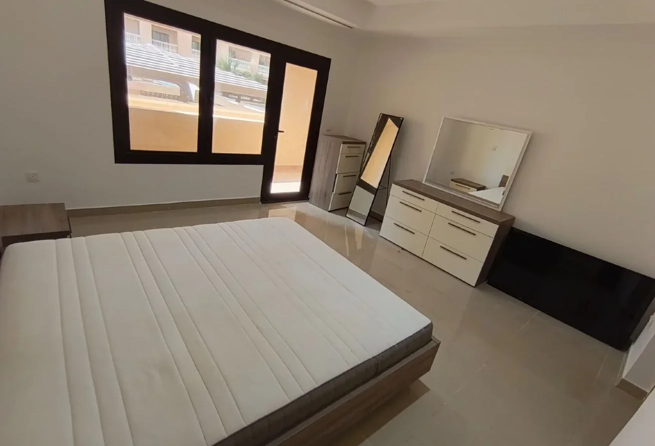 LUXURY 2 BED ROOM PLUS OFFICE WITH 2 PARKING