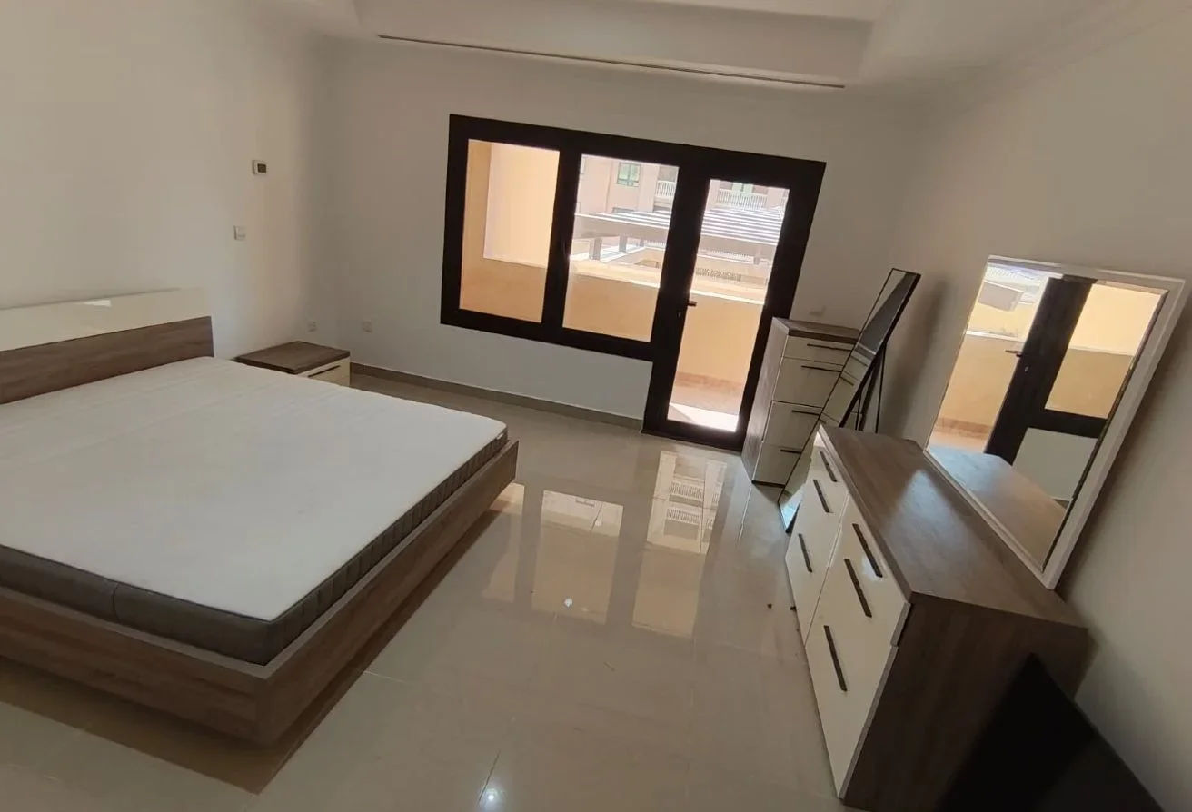 LUXURY 2 BED ROOM PLUS OFFICE WITH 2 PARKING