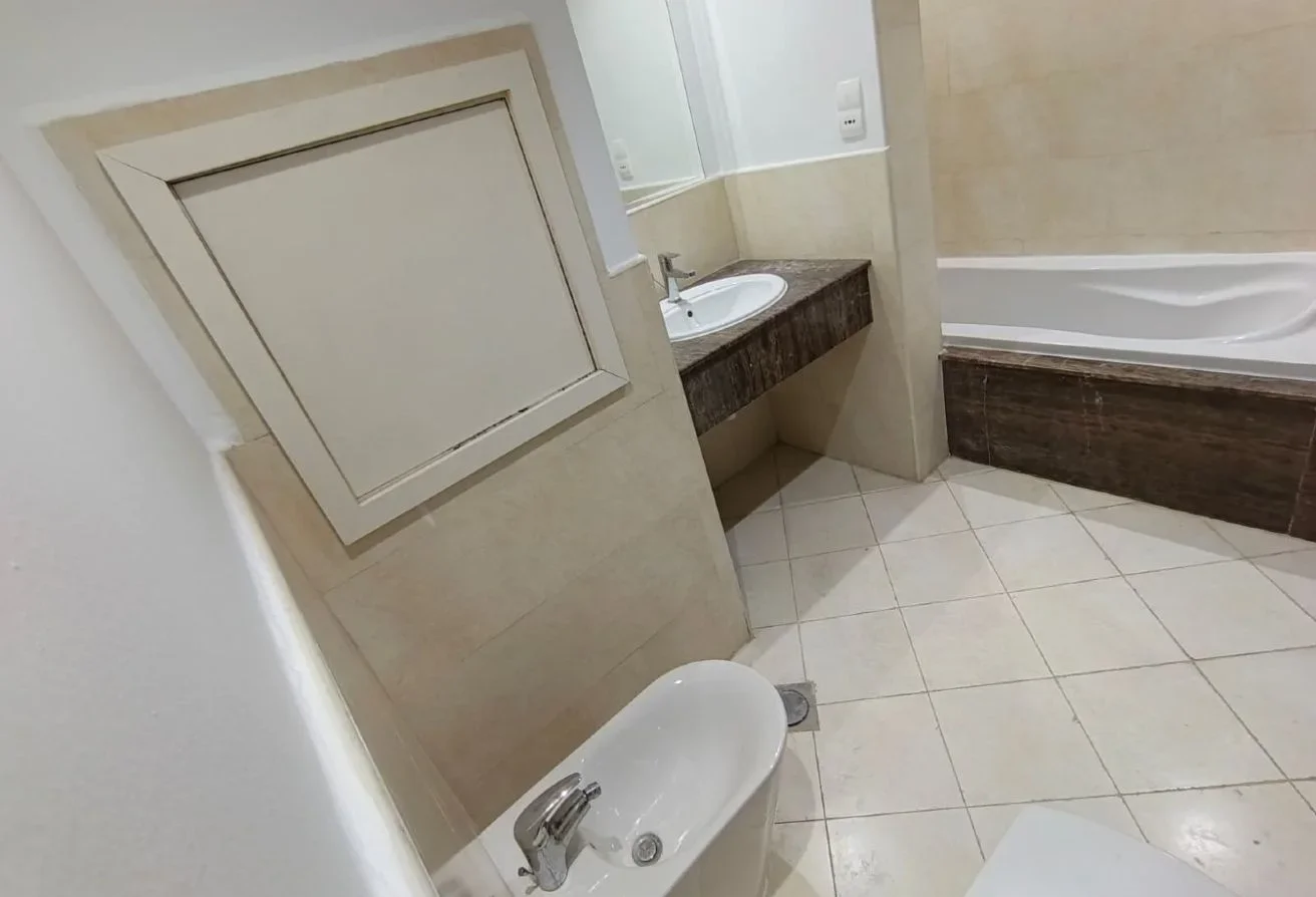 LUXURY 2 BED ROOM PLUS OFFICE WITH 2 PARKING - view 3