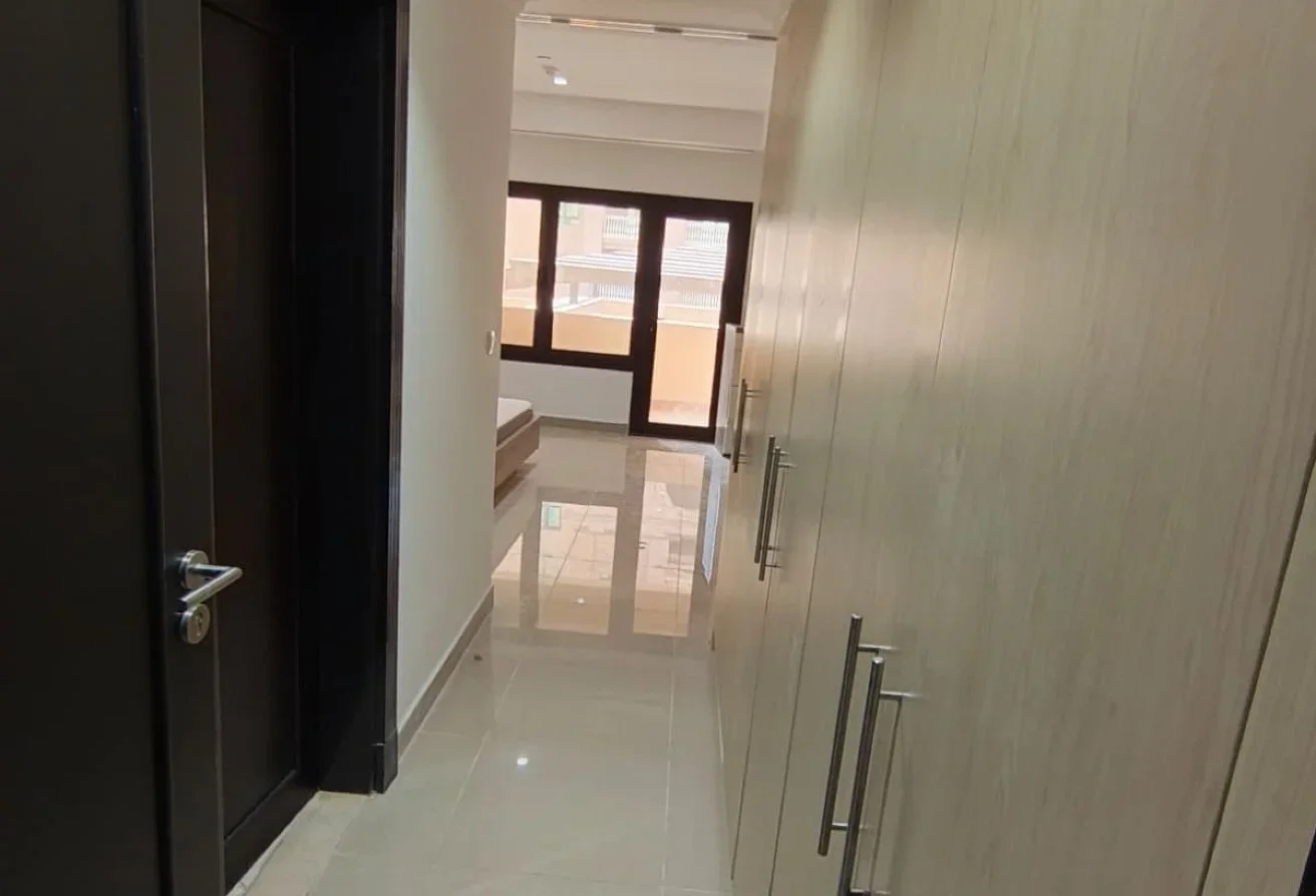 LUXURY 2 BED ROOM PLUS OFFICE WITH 2 PARKING