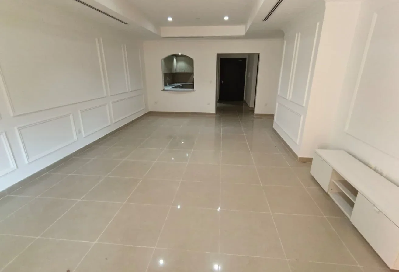 LUXURY 2 BED ROOM PLUS OFFICE WITH 2 PARKING
