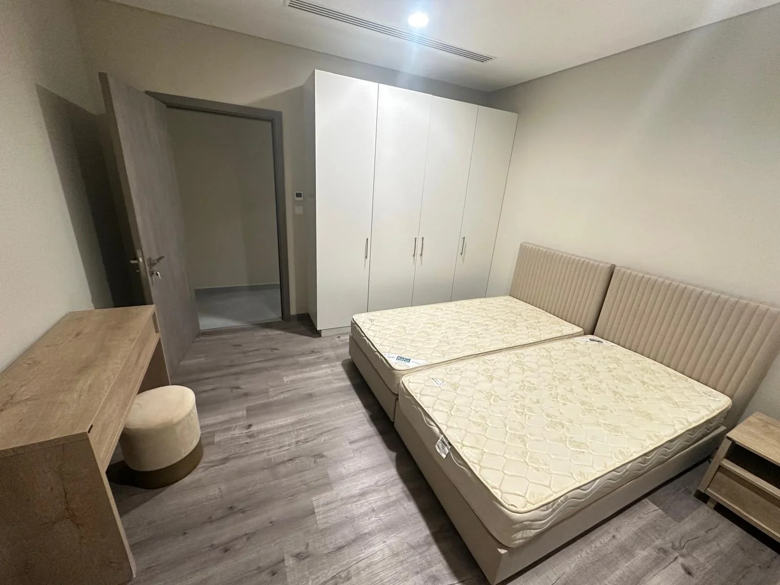 Beautiful furnished 2bhk apartments with bills