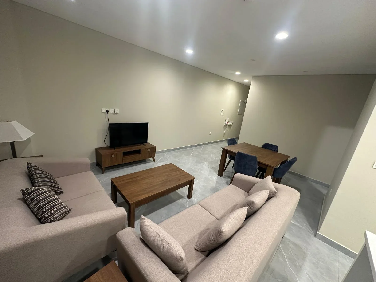 Beautiful furnished 2bhk apartments with bills