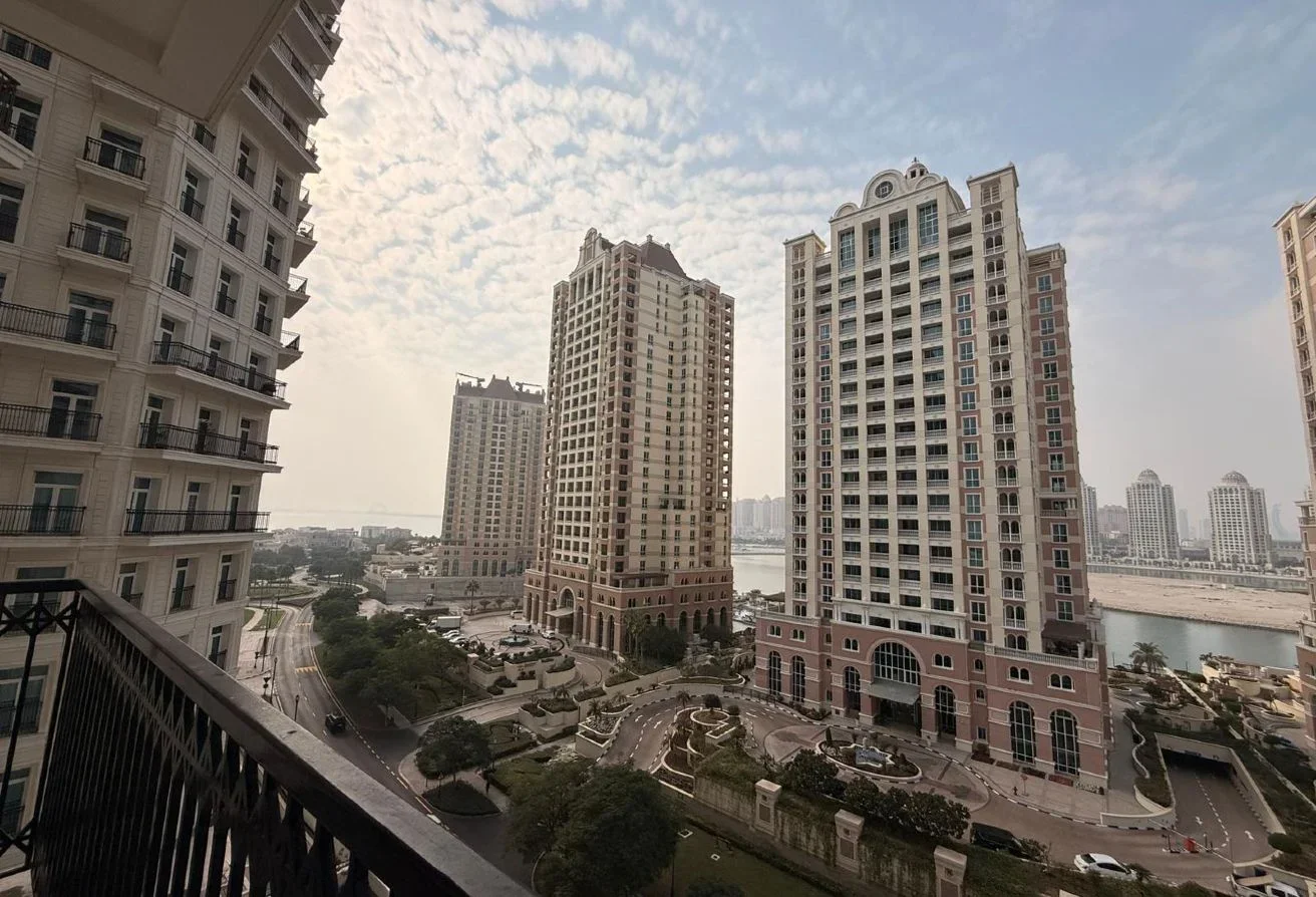 High-Floor 1BHK+Office with Viva Skyline View