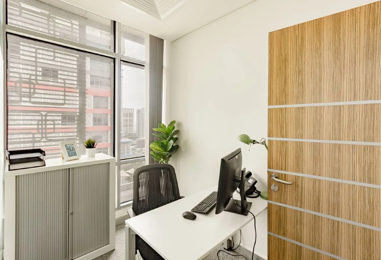 Flexible Office Spaces in a Modern Business Center