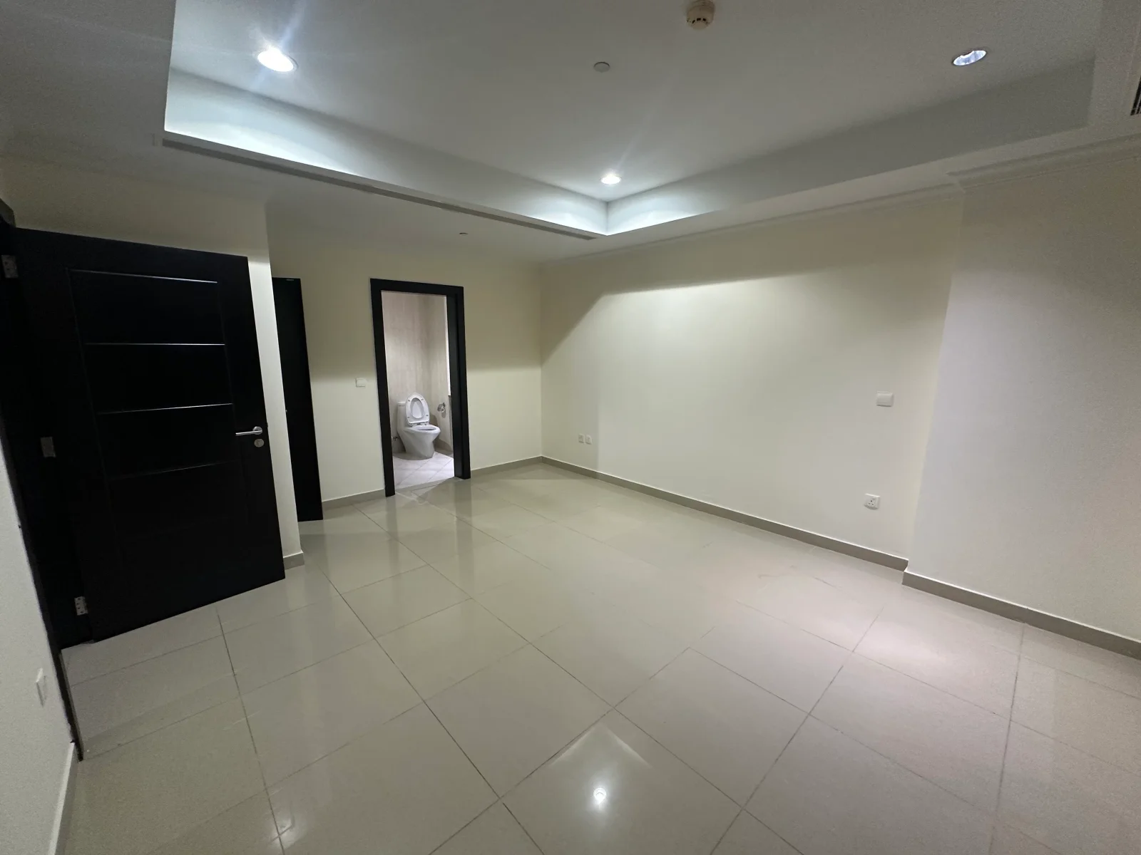 1+Office Higher Floor Panoramic City View