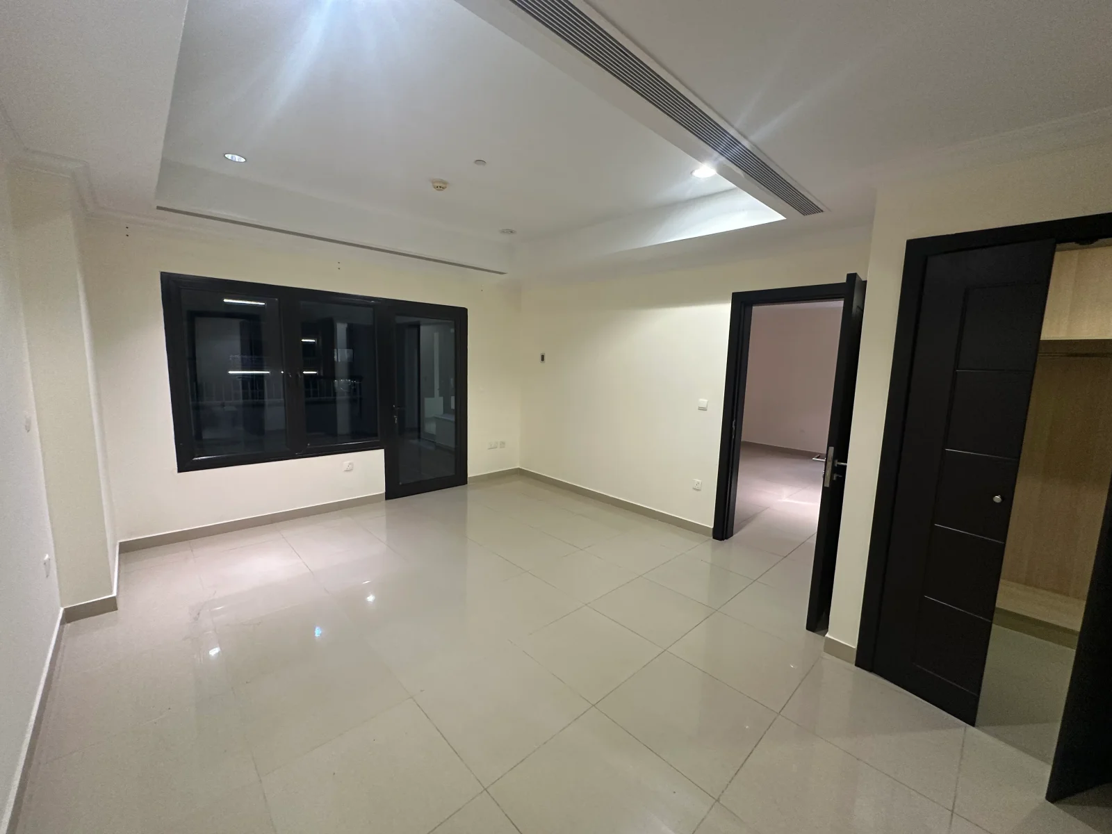 1+Office Higher Floor Panoramic City View
