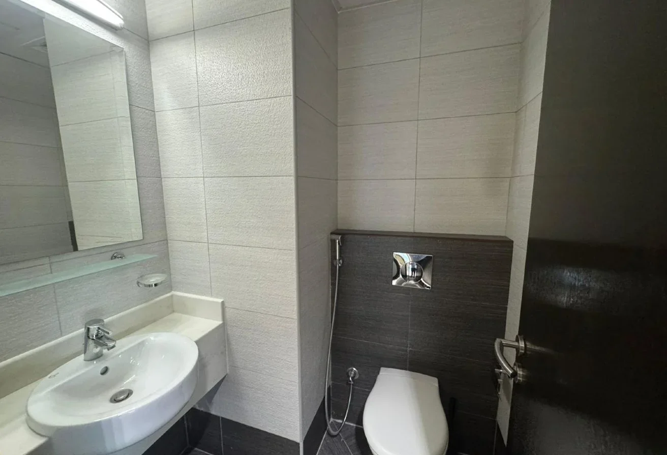LAVISH 3+MAID FULLY FURNISHED BIG BALCONY AVAILABL