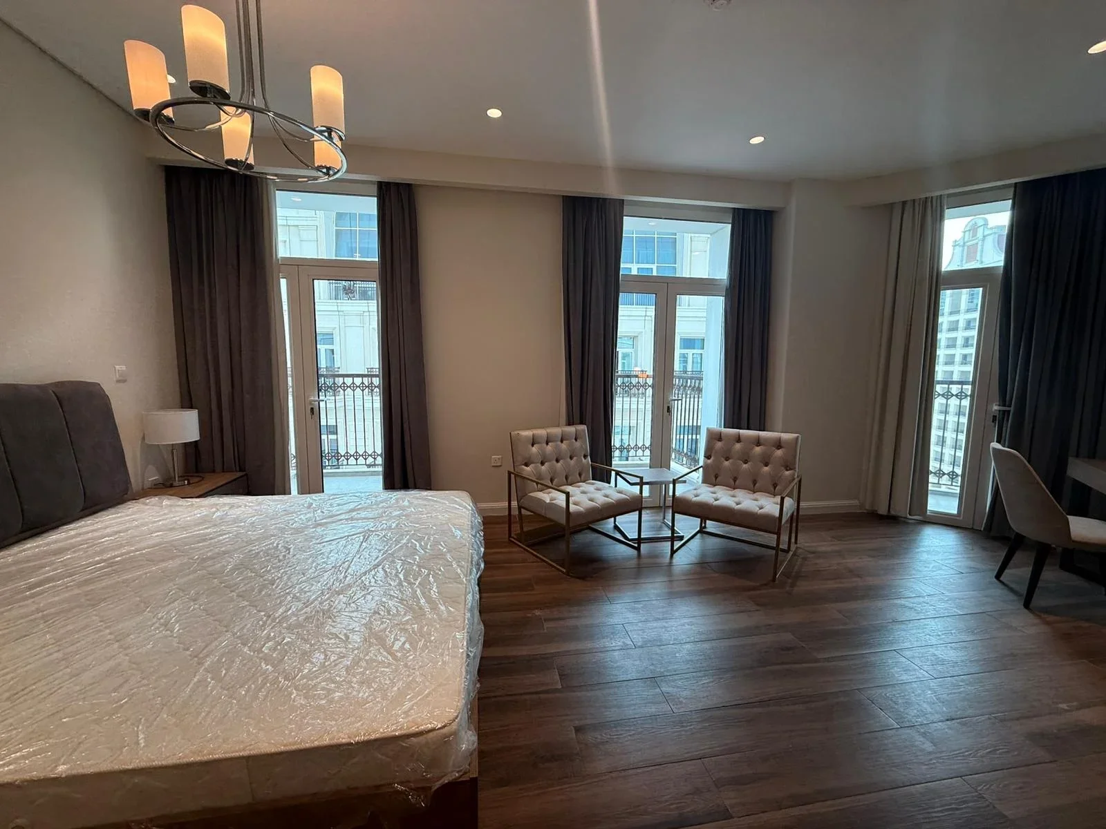2 BHK +MAIDS ROOM   OFFER PRICE 200 k LASS