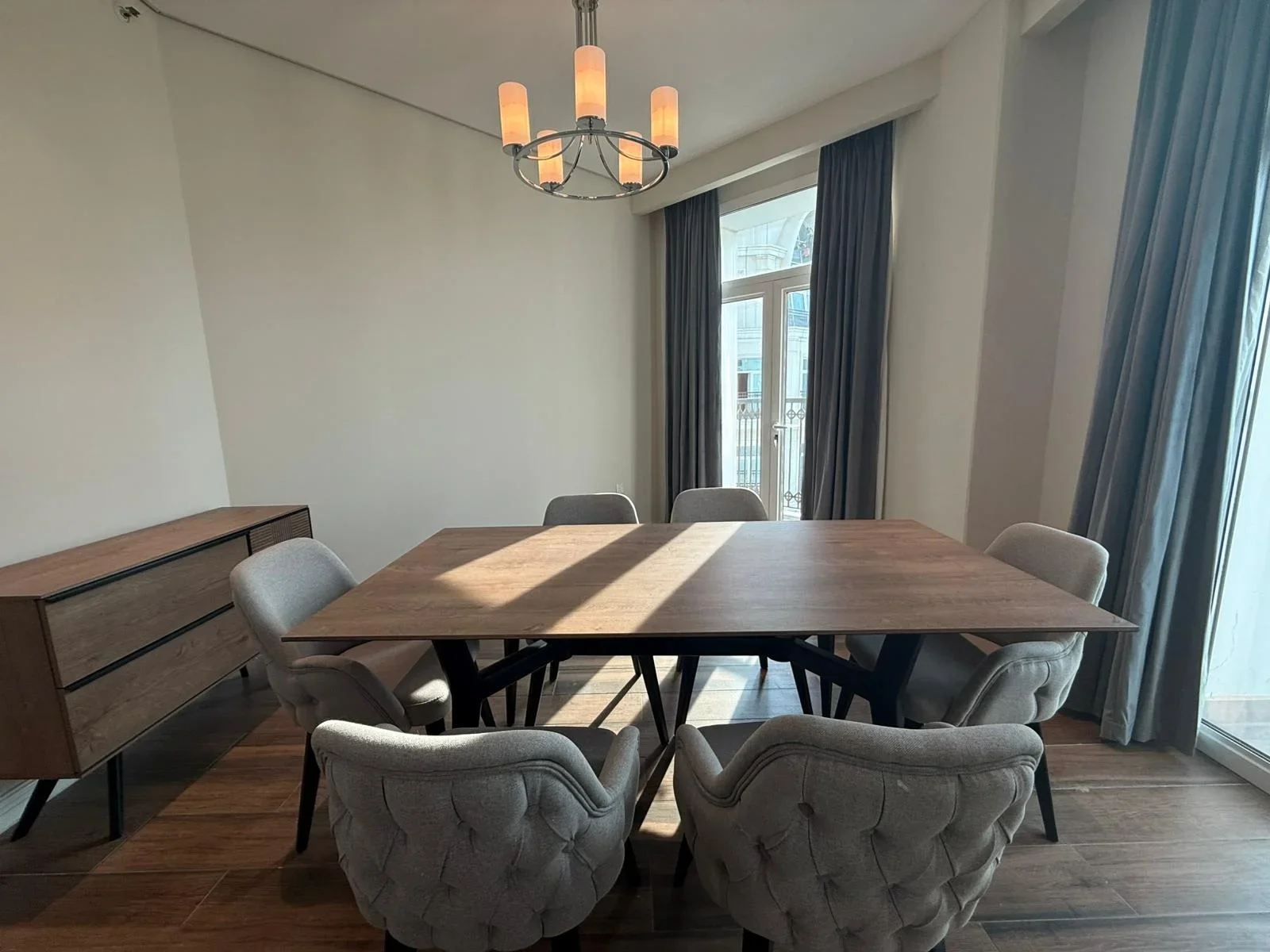 2 BHK +MAIDS ROOM   OFFER PRICE 200 k LASS