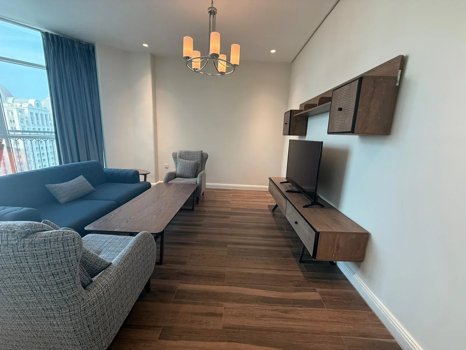 2 BHK +MAIDS ROOM   OFFER PRICE 200 k LASS