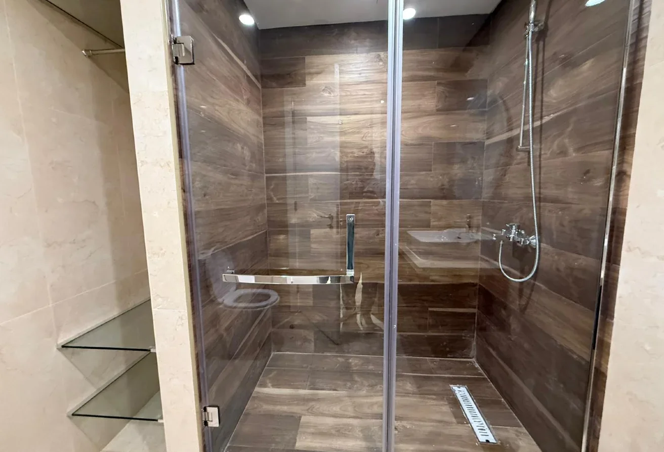 Brand New Ready to move 1bhk sale in yasmeen city