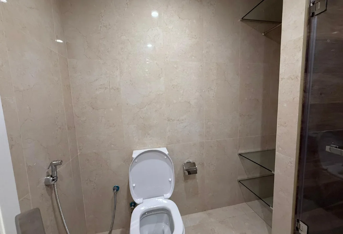 Brand New Ready to move 1bhk sale in yasmeen city