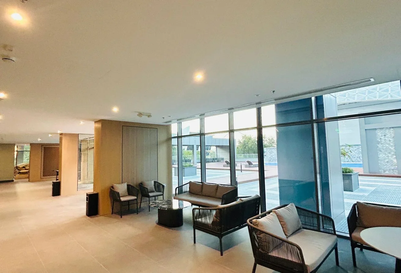 PAY JUST 1.1M , READY TO MOVE IN MARINA LUSAIL