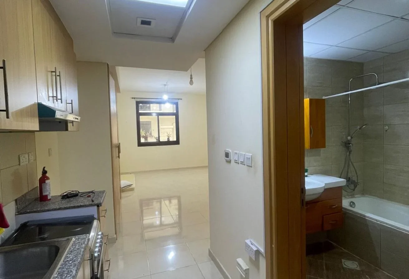 BEAUTIFUL SEMI FURNISHED STUDIO AVAILABLE - view 3